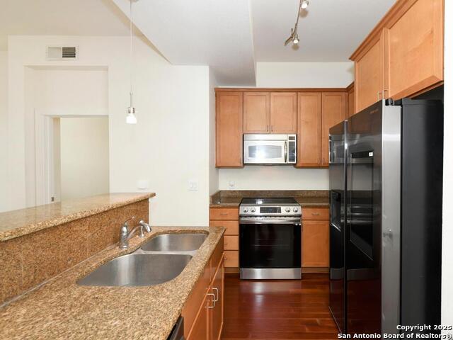 Image 5 of 30 For 7342 Oak Manor  1303