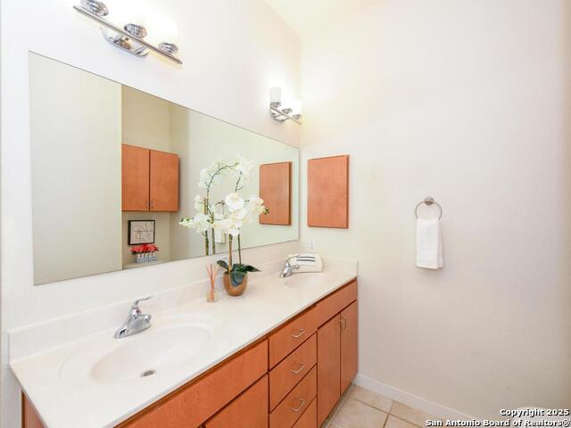 Image 9 of 30 For 7342 Oak Manor  1303