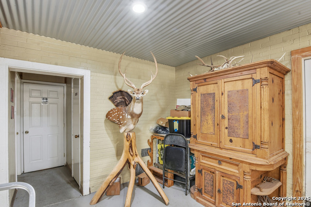 Image 15 of 31 For 320 Fisher E