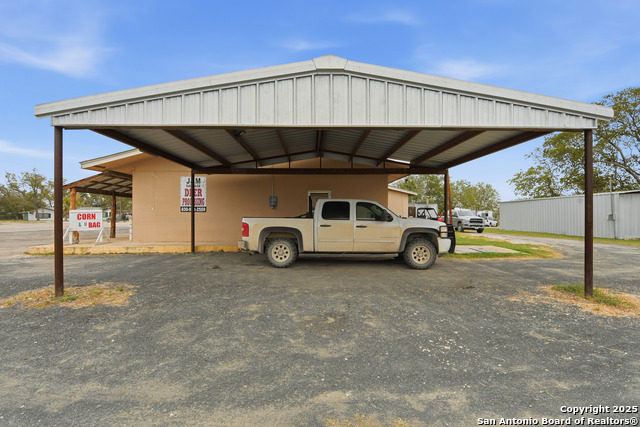 Image 21 of 31 For 320 Fisher E