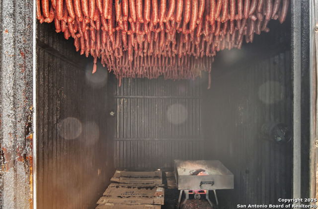 Image 24 of 31 For 320 Fisher E