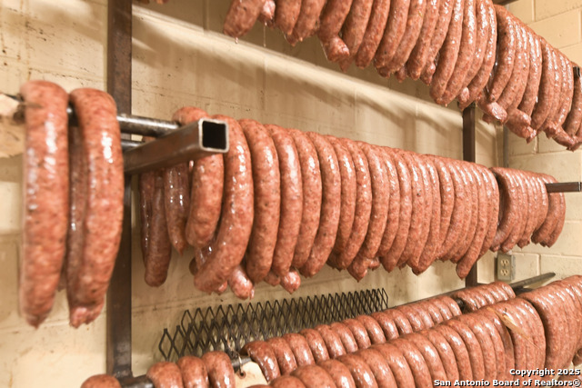 Image 26 of 31 For 320 Fisher E