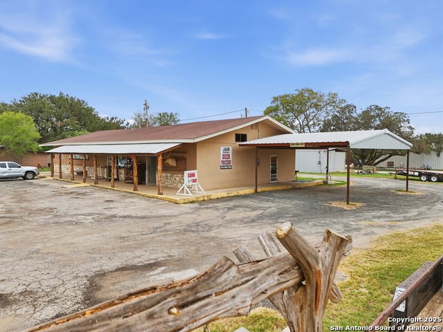 Image 3 of 31 For 320 Fisher E