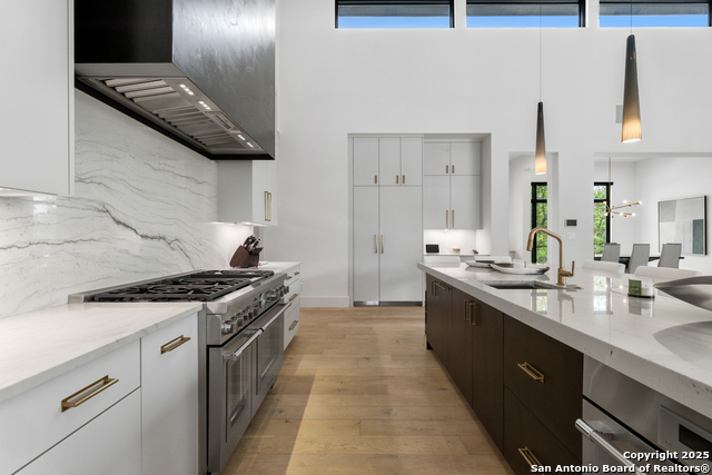 Image 12 of 49 For 211 Clubs Drive