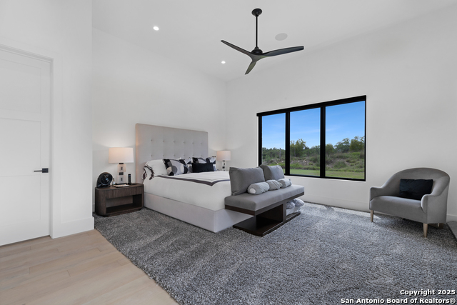 Image 14 of 49 For 211 Clubs Drive