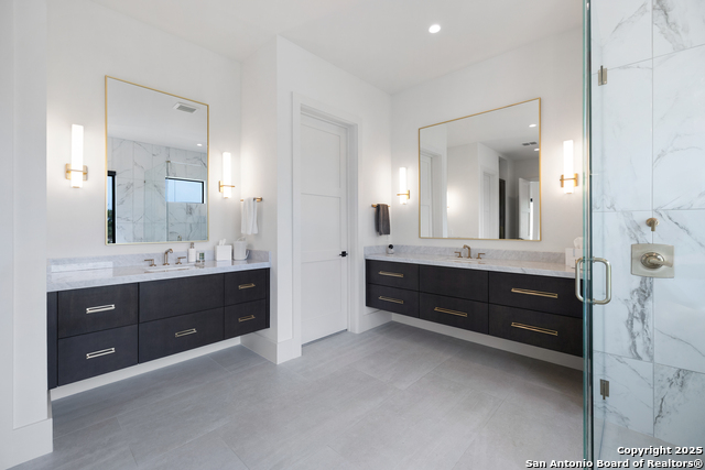 Image 19 of 49 For 211 Clubs Drive