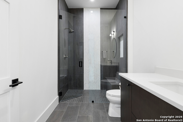 Image 22 of 49 For 211 Clubs Drive