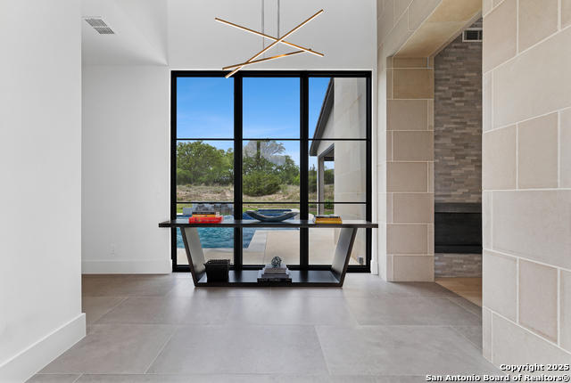 Image 4 of 49 For 211 Clubs Drive