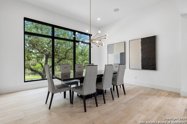 Image 8 of 49 For 211 Clubs Drive