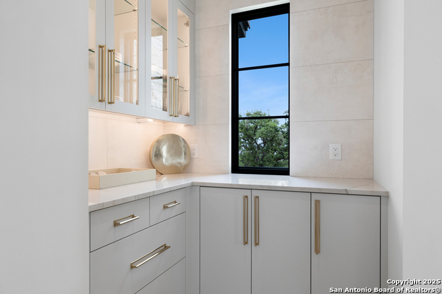 Image 9 of 49 For 211 Clubs Drive