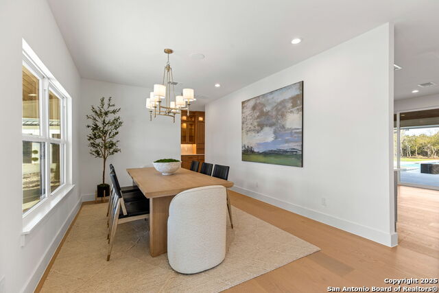 Image 12 of 64 For 24840 Breeze Oak