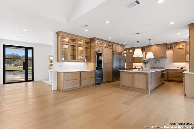 Image 16 of 64 For 24840 Breeze Oak