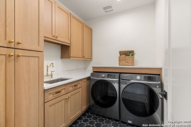 Image 25 of 64 For 24840 Breeze Oak