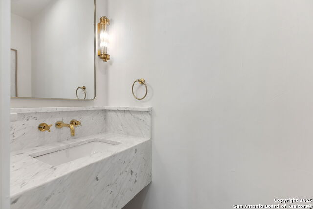 Image 26 of 64 For 24840 Breeze Oak