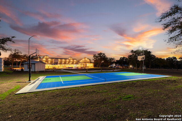 Image 4 of 64 For 24840 Breeze Oak