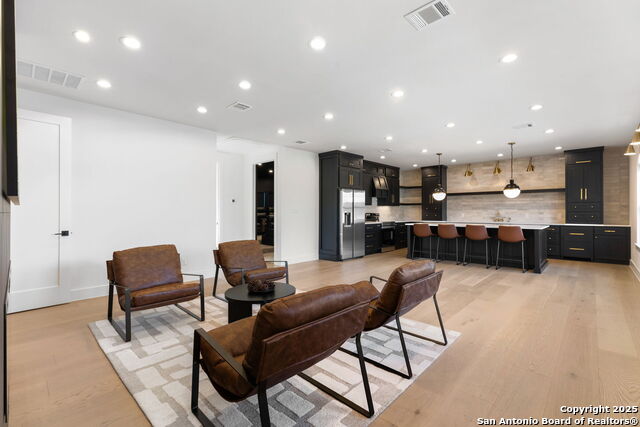 Image 42 of 64 For 24840 Breeze Oak