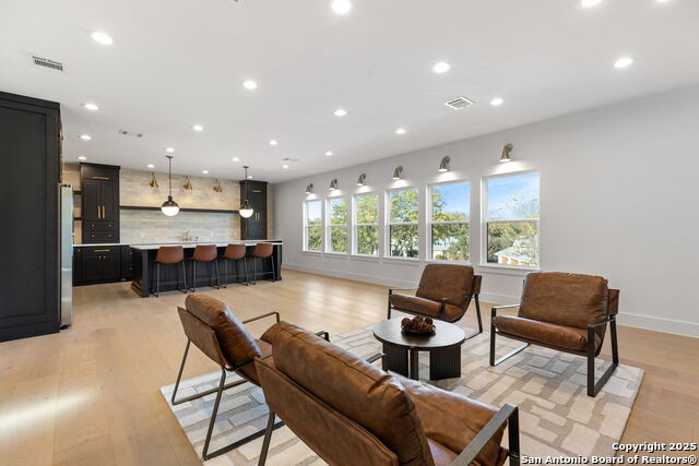 Image 43 of 64 For 24840 Breeze Oak