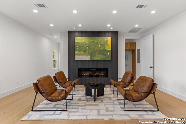 Image 44 of 64 For 24840 Breeze Oak