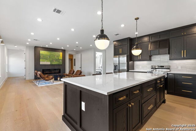 Image 47 of 64 For 24840 Breeze Oak