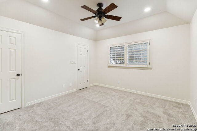 Image 29 of 47 For 39 Rogers Wood