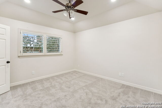 Image 32 of 47 For 39 Rogers Wood