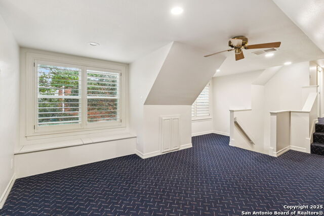 Image 34 of 47 For 39 Rogers Wood