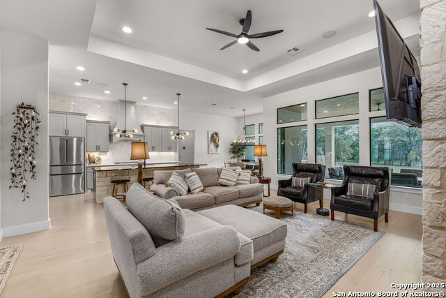 Image 18 of 36 For 2406 Geneseo Oaks