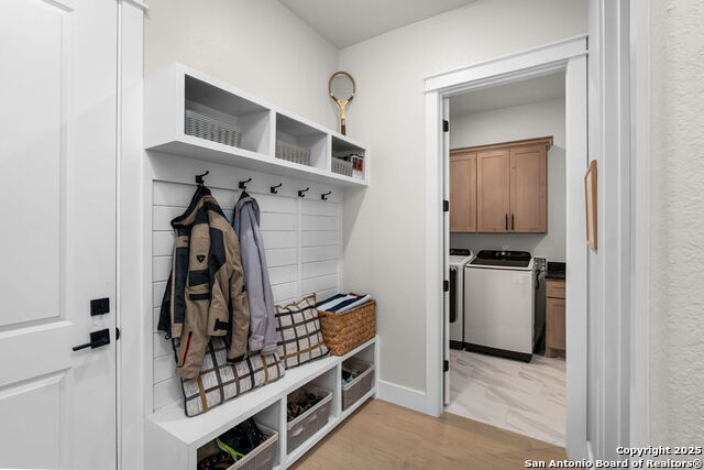 Image 31 of 36 For 2406 Geneseo Oaks