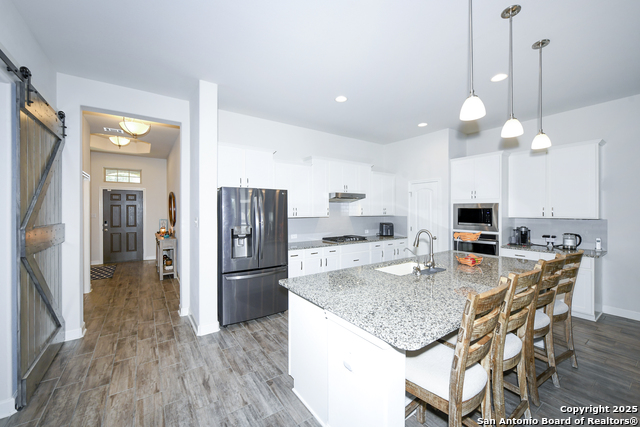 Listing photo id 8 for 1710 Briar Spring