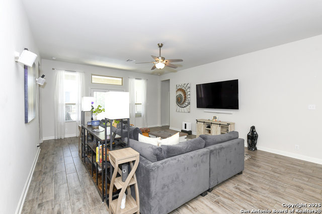 Listing photo id 12 for 1710 Briar Spring