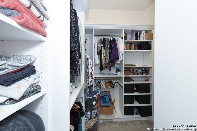 Listing photo id 24 for 1710 Briar Spring