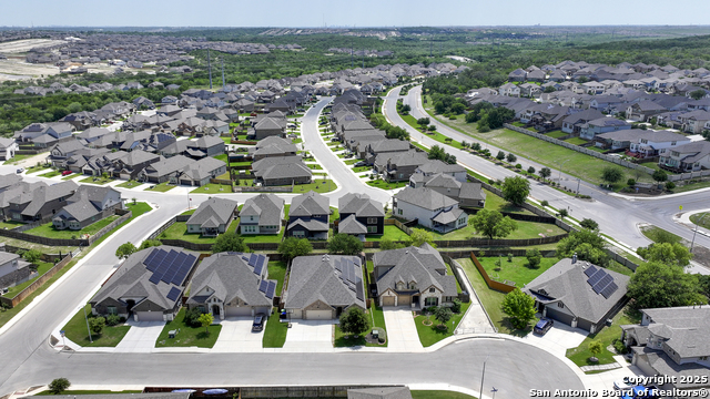 Listing photo id 35 for 1710 Briar Spring