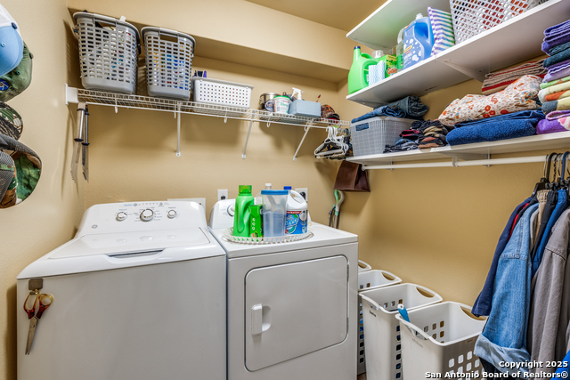 Image 13 of 26 For 8011 Chisos Oak