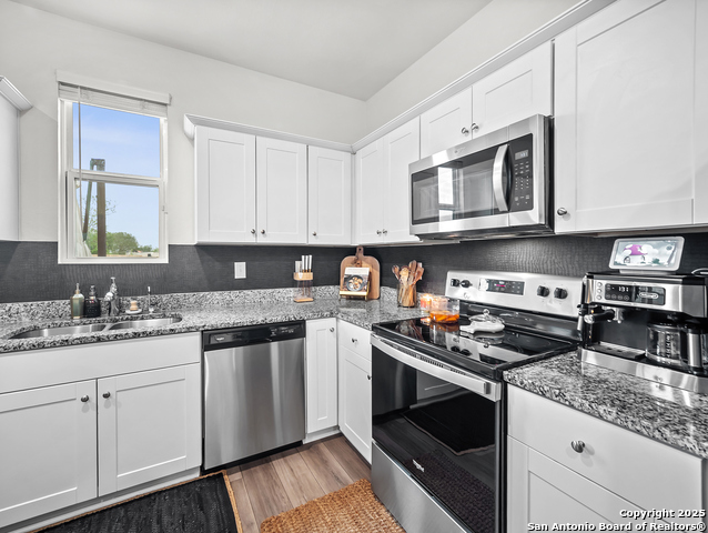 Image 12 of 30 For 5484 Rue Girard