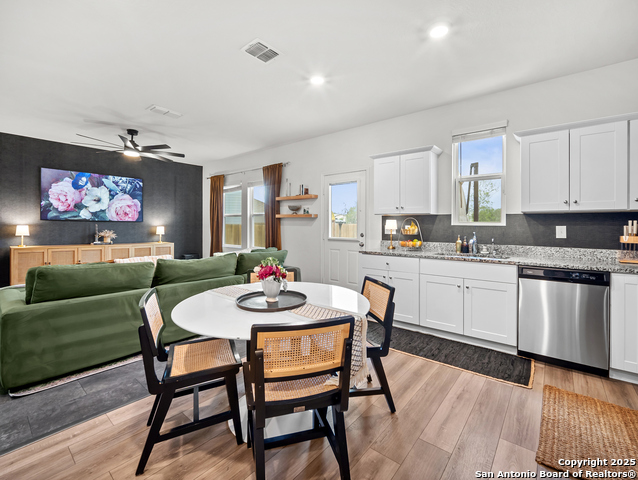 Image 9 of 30 For 5484 Rue Girard