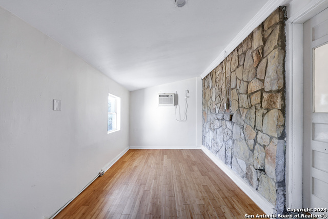 Image 19 of 21 For 255 Natalen Ave 202