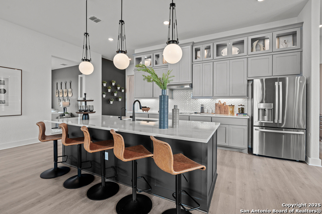 Listing photo id 8 for 718 Niebla Creek