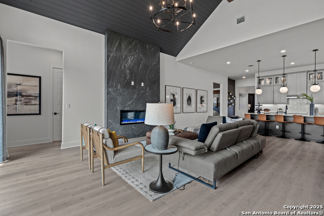 Listing photo id 12 for 718 Niebla Creek