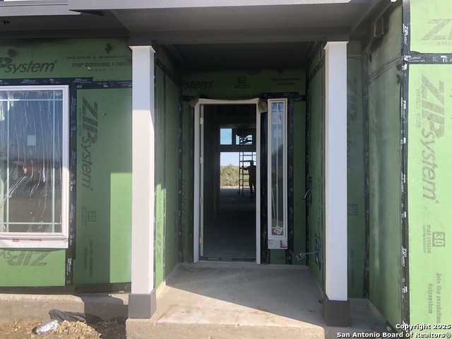 Listing photo id 2 for 718 Niebla Creek