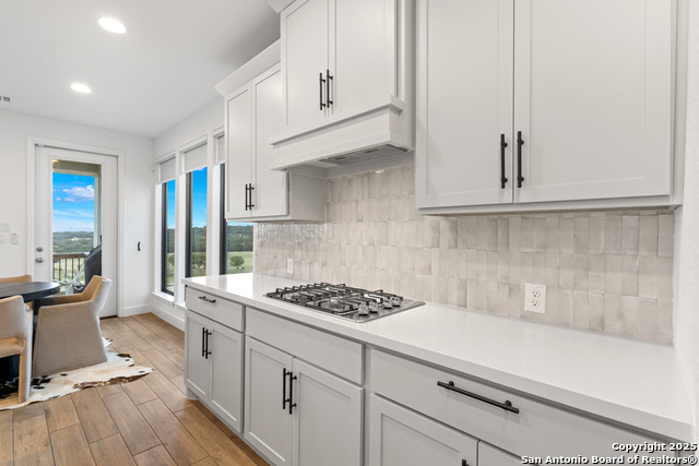 Image 17 of 37 For 250 Navarro  