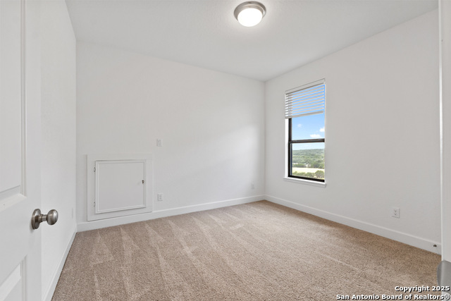 Image 28 of 37 For 250 Navarro  