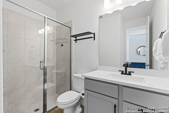 Image 7 of 37 For 250 Navarro  