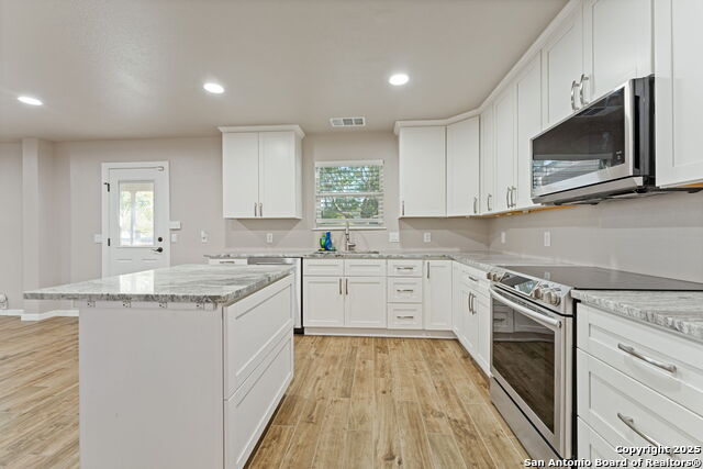 Image 12 of 34 For 8050 Rosespur