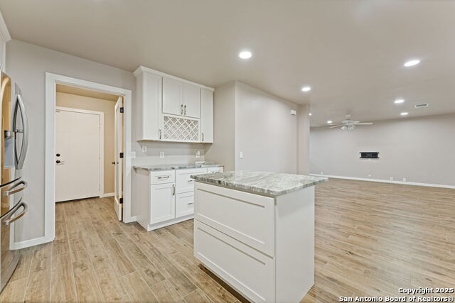 Image 13 of 34 For 8050 Rosespur