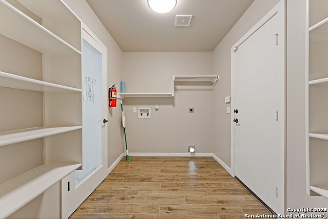 Image 24 of 34 For 8050 Rosespur