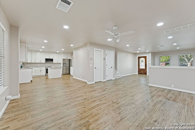 Image 9 of 34 For 8050 Rosespur