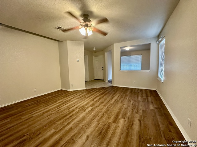 Image 3 of 19 For 107 Cindy Lou Dr