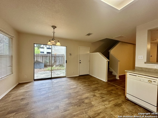 Image 7 of 19 For 107 Cindy Lou Dr