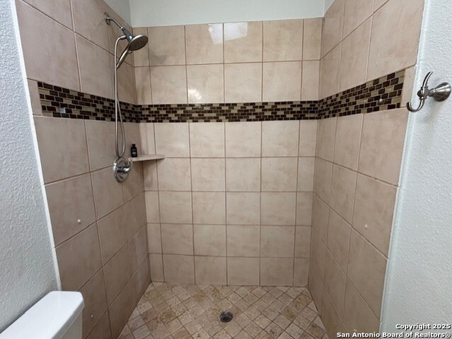 Image 26 of 30 For 5606 Castle Prince