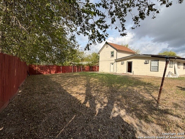 Image 28 of 30 For 5606 Castle Prince